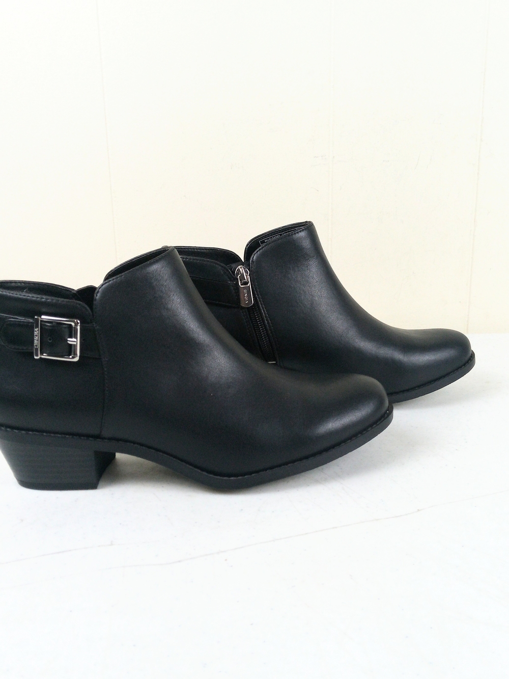 Vionic Millie Black Leather Women Ankle Booties Side Buckle Zip Up Size 9 Wide